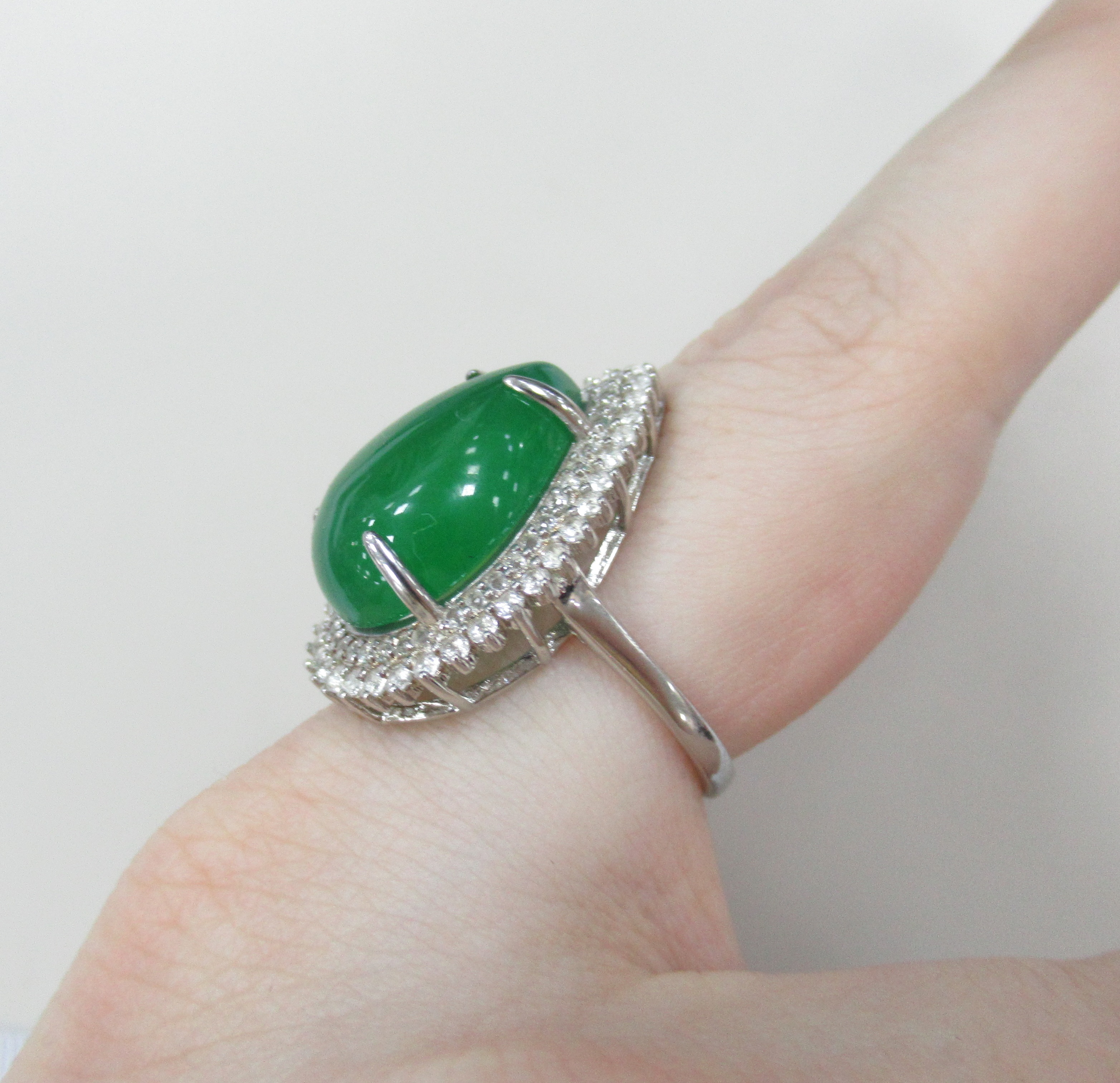 Серебряное кольцо с халцедоном